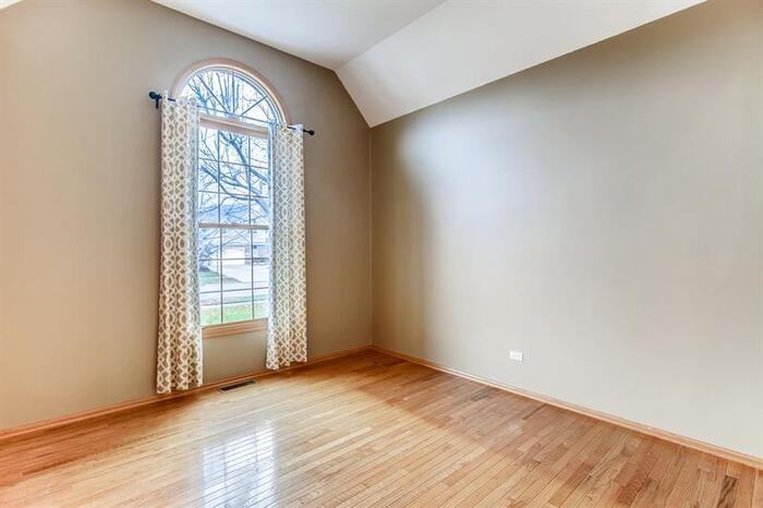 632 Bishops Gate - Photo 2 of 18