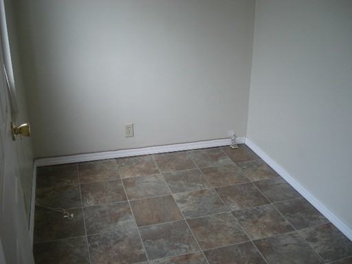 217 S Gray St - Photo 3 of 5