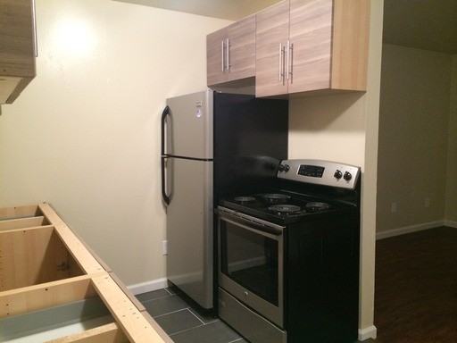 1020 S 12th St - Photo 2 of 9