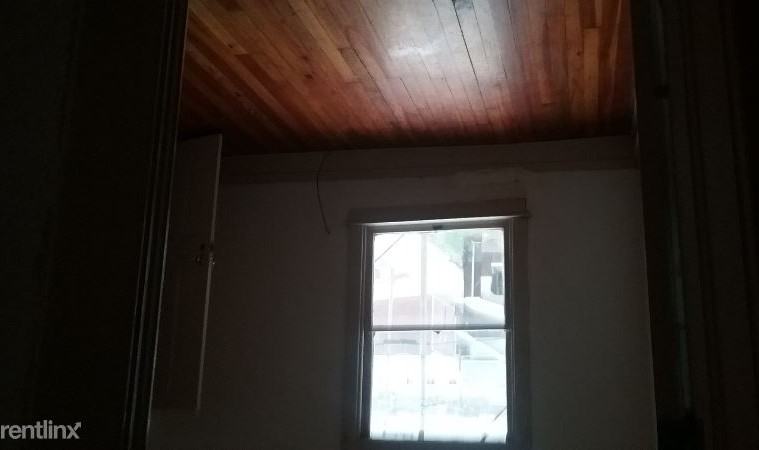709 Monroe St - Photo 2 of 5
