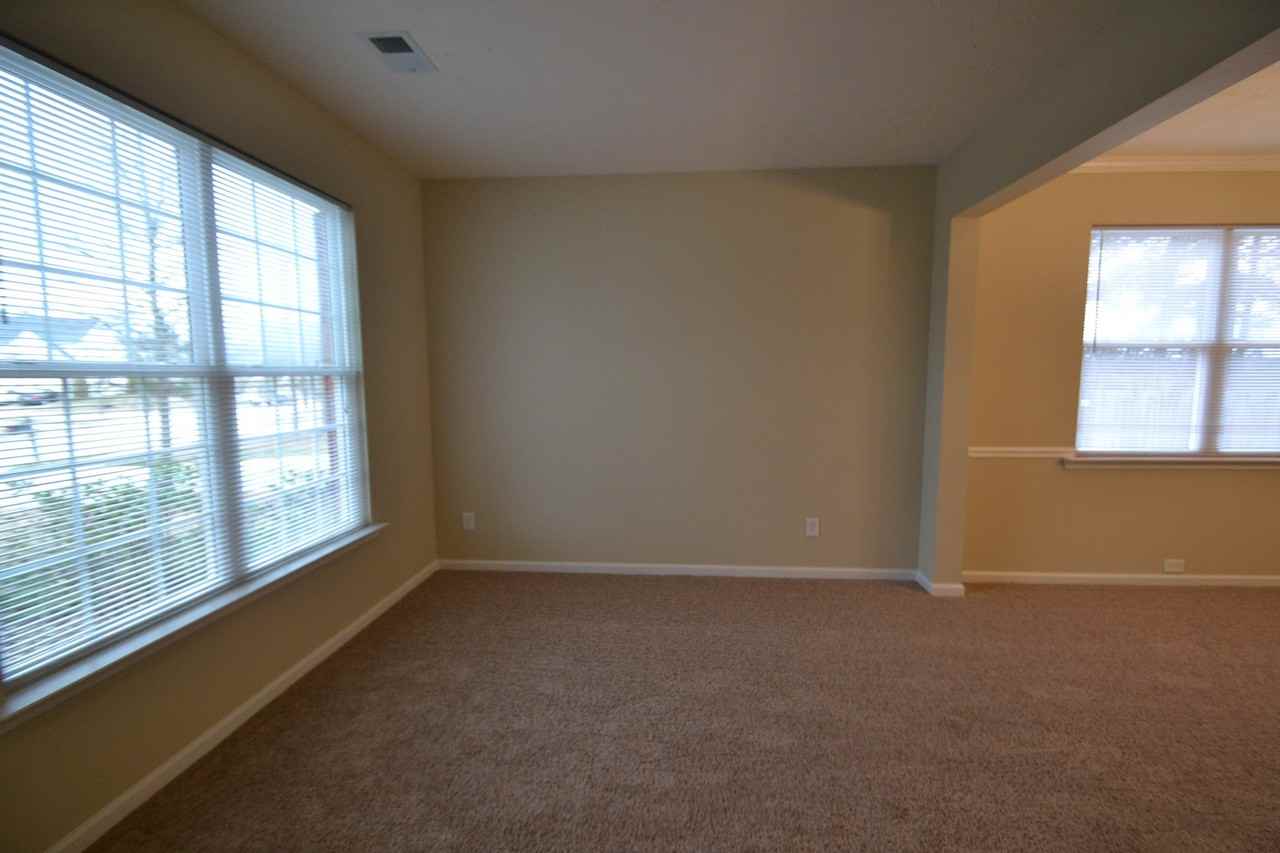 250 Silver Arrow Cir - Photo 2 of 5