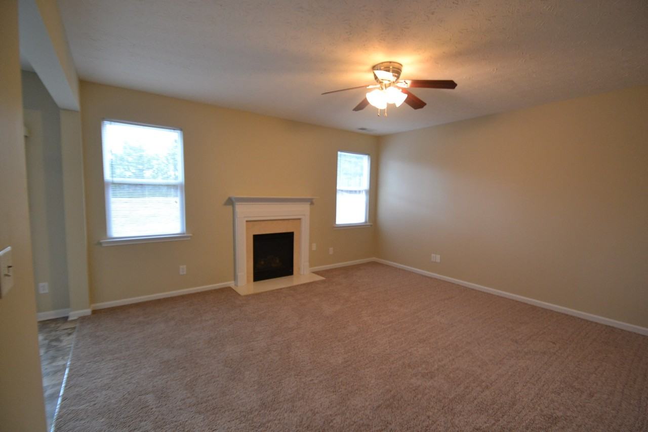 250 Silver Arrow Cir - Photo 3 of 5