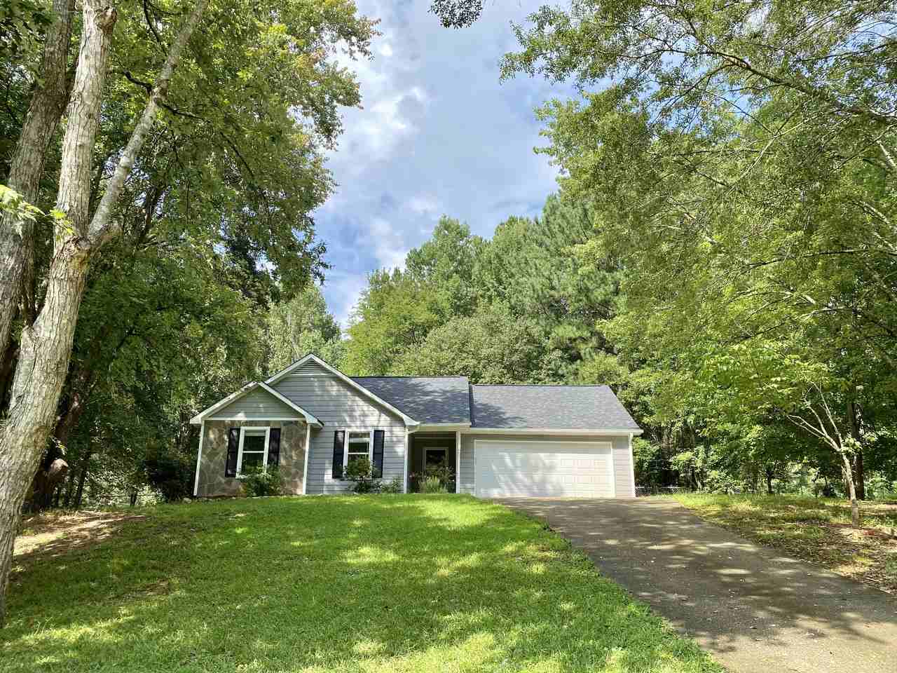 40 Peachtree Way - Photo 2 of 17