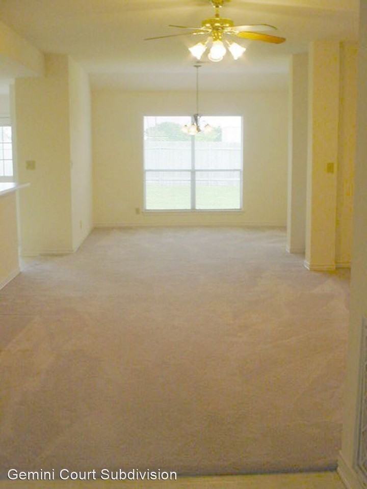 112 Gemini Ct - Photo 2 of 8