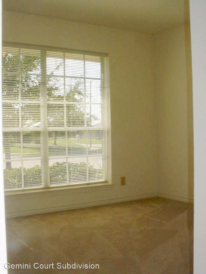 112 Gemini Ct - Photo 3 of 8