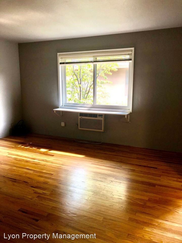 1624 T Street - Photo 3 of 13