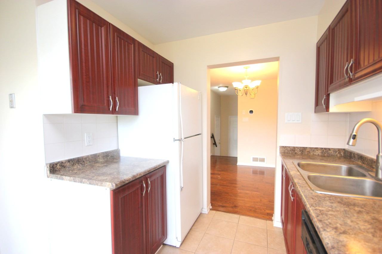 1629 Greywood Dr - Photo 3 of 12