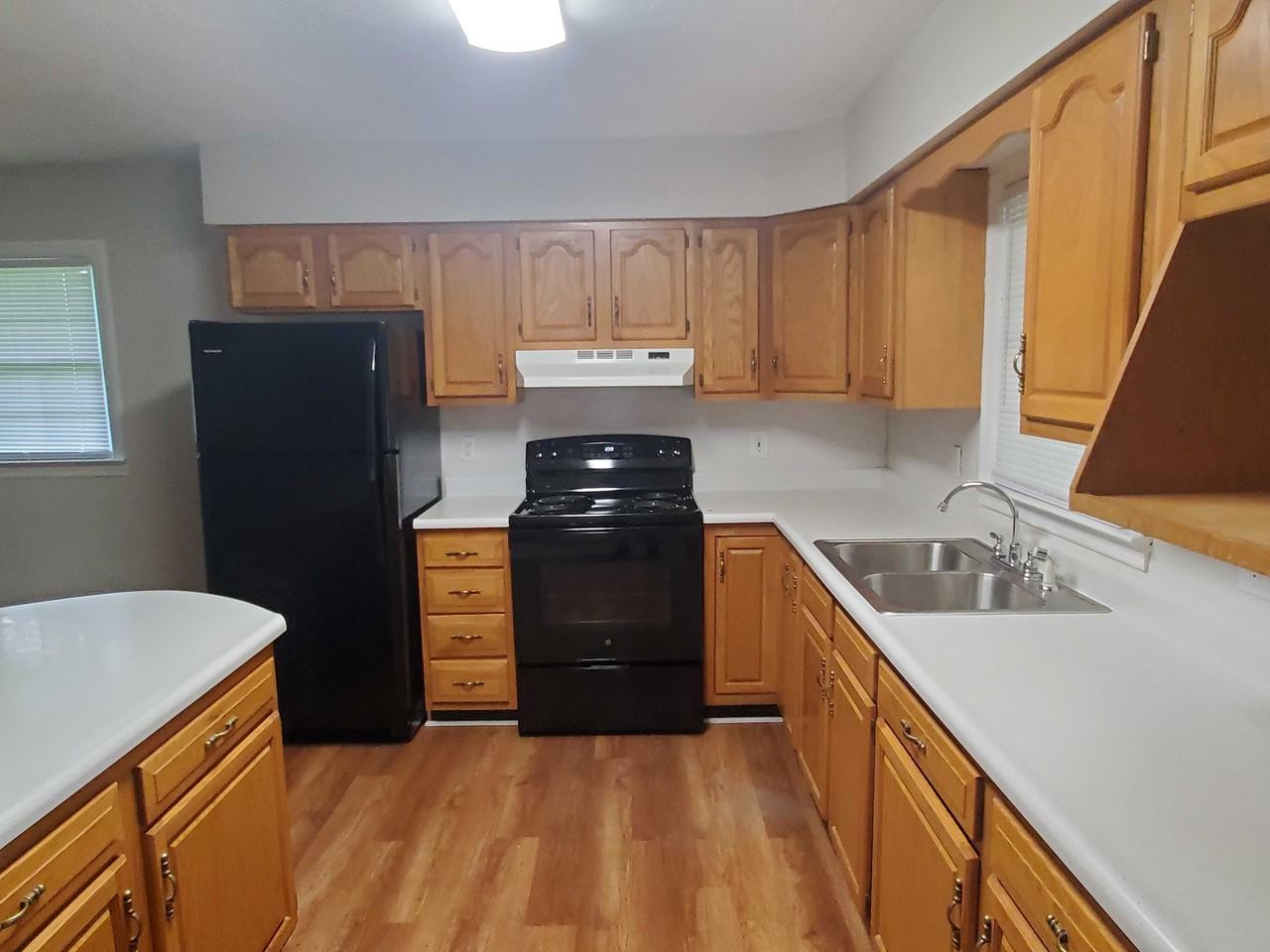 1609 Bonnie Brae Dr - Photo 2 of 10
