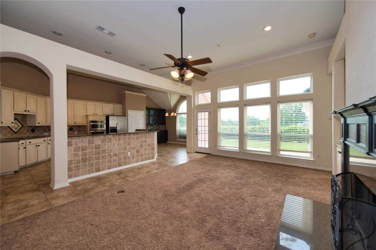 2649 Fairway Ridge Dr - Photo 2 of 2