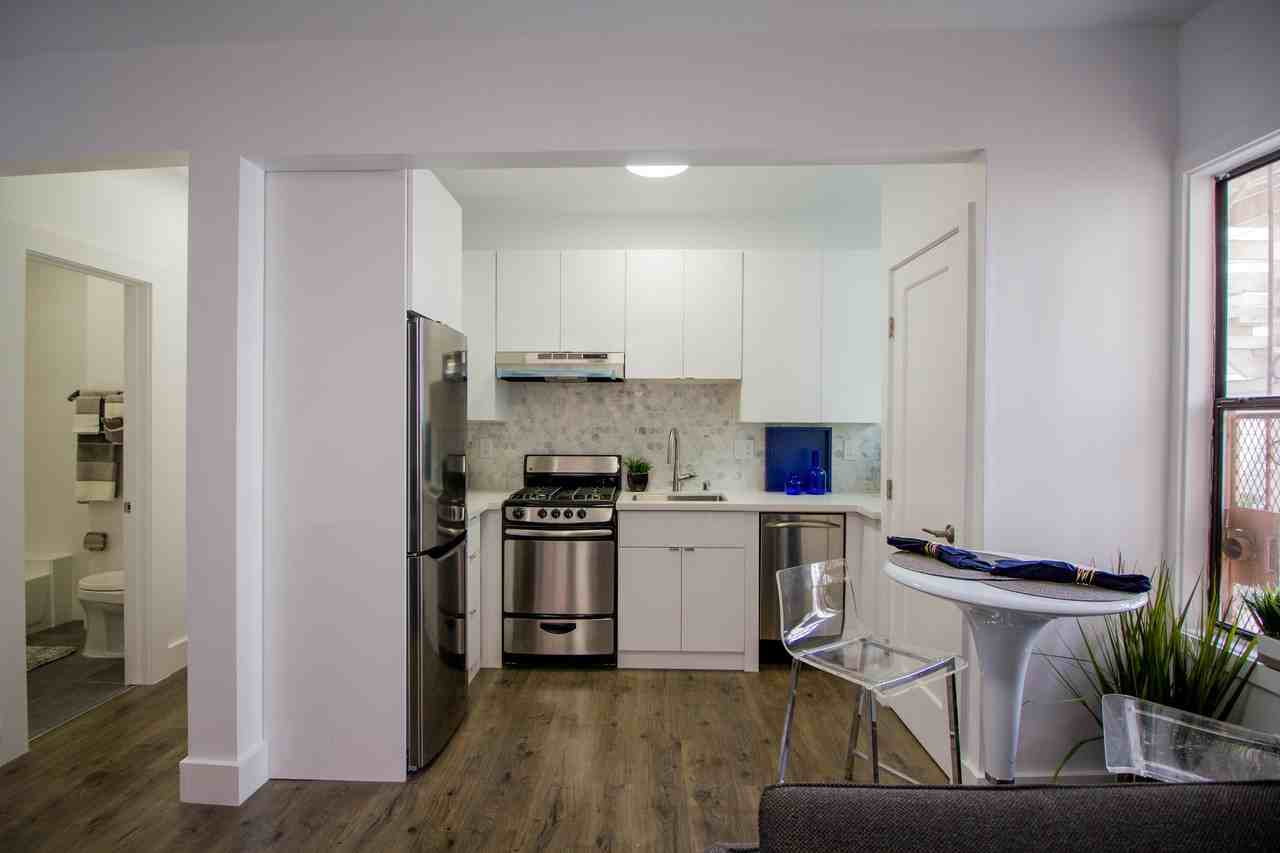 726 Fillmore - Photo 3 of 10