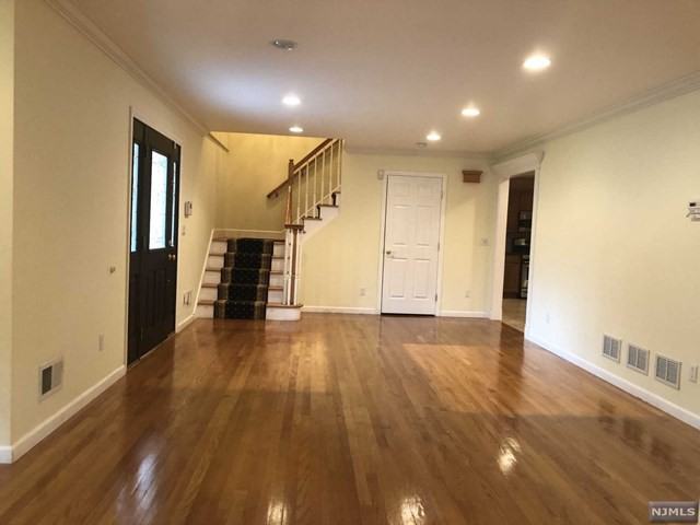 153 Marlboro Rd - Photo 2 of 17