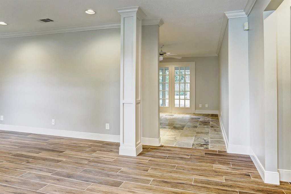 4303 Meyerwood Dr - Photo 3 of 25