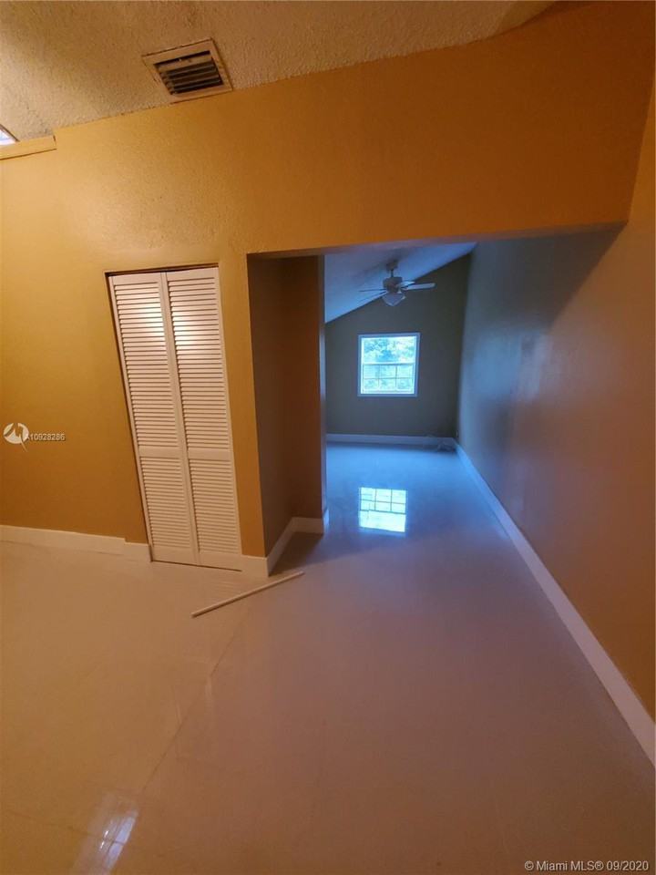 2221 Northwest 55th Terrace - Photo 2 of 7