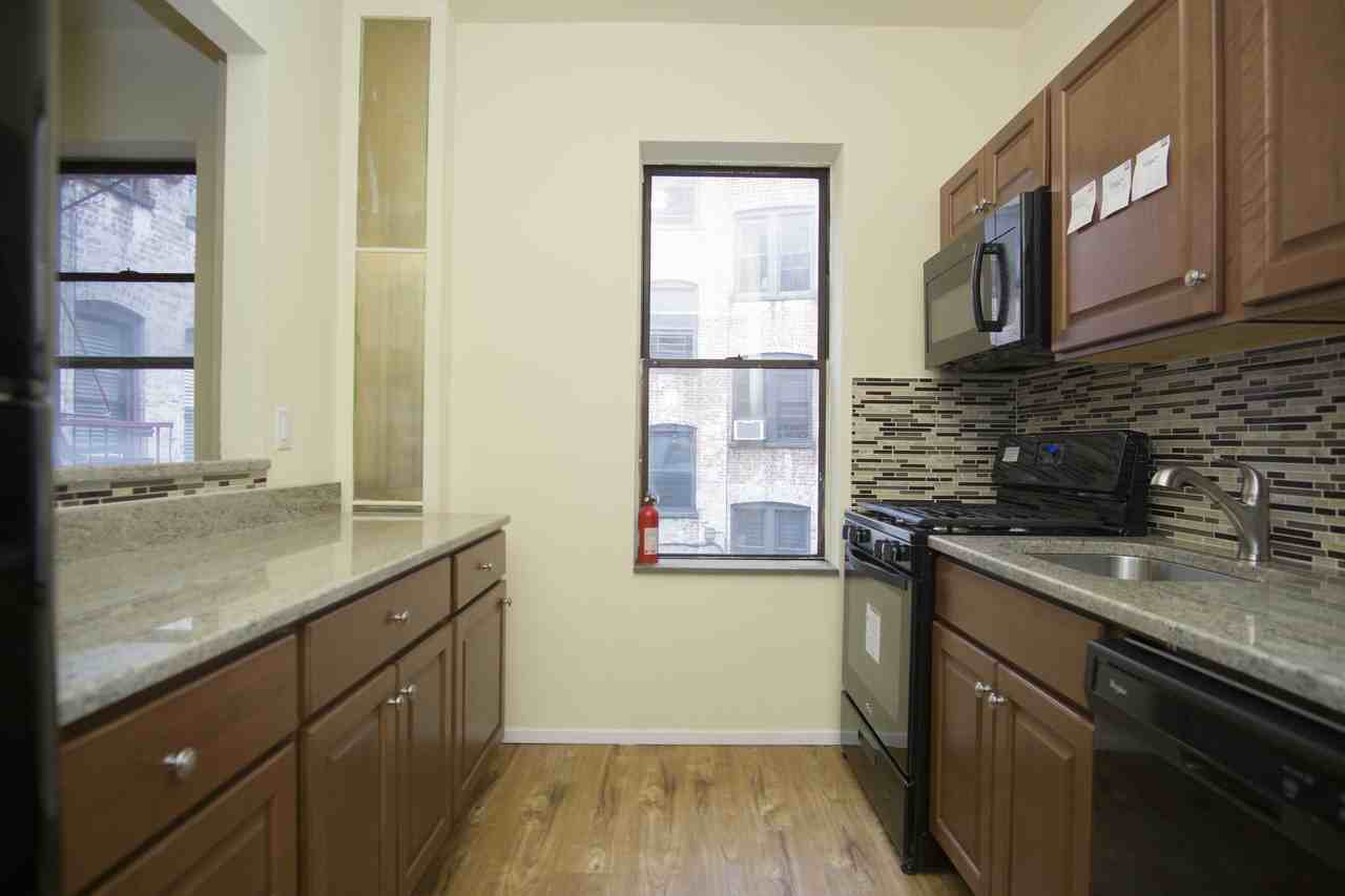 29-33 51st Street #B4 - Photo 2 of 12