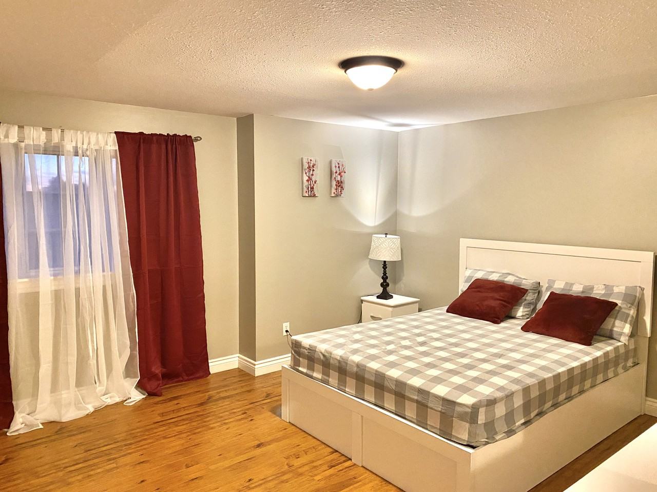 8 Highbrook Street #Upper