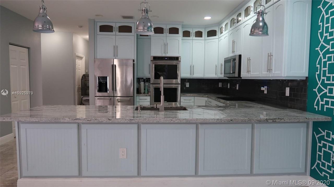 1852 Southwest 156th Avenue - Photo 3 of 14