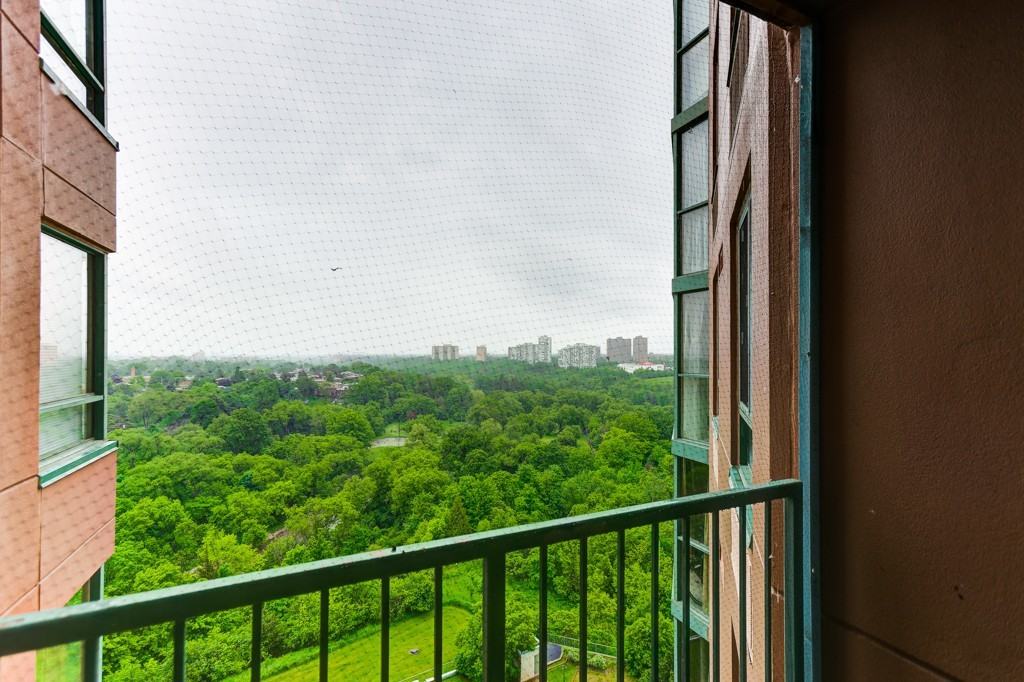 61 Markbrook Lane - Photo 2 of 16