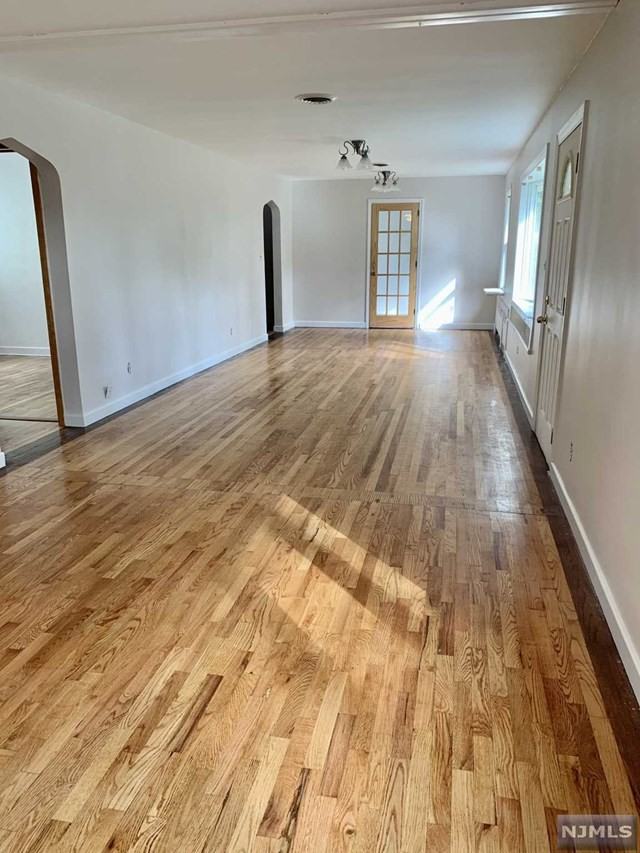 10 Radburn Rd - Photo 3 of 15