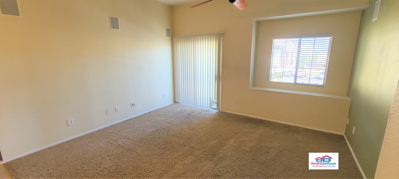 Beautiful 2 Bedroom North Phoenix Condo - Photo 3 of 27