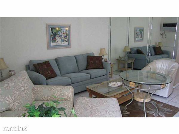 3212 SE 8th St #B3 - Photo 2 of 17