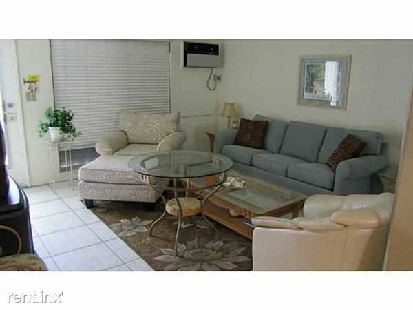 3212 SE 8th St #B3 - Photo 3 of 17