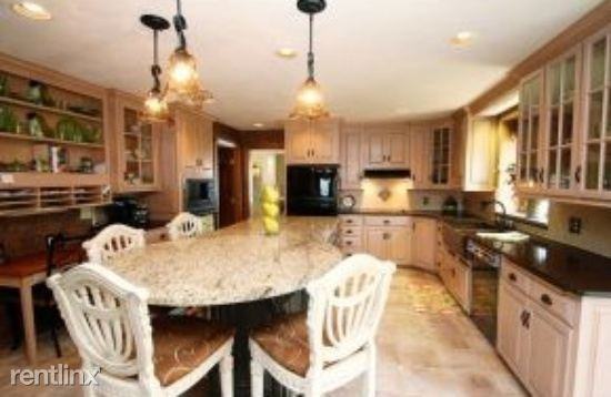 1596 Meadow Wood Ct - Photo 3 of 10