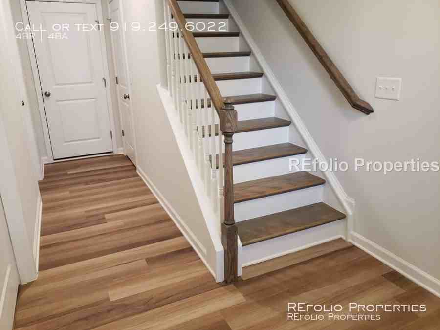 2927 Great Lawn Rd - Photo 2 of 25