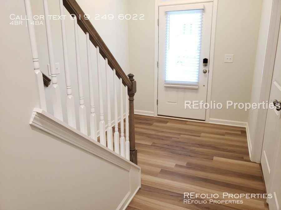 2927 Great Lawn Rd - Photo 3 of 25