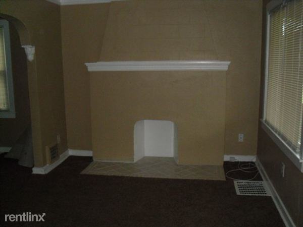 15421 Pomona Dr - Photo 2 of 10