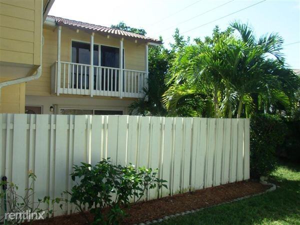 110 Seabreeze Cir - Photo 2 of 16