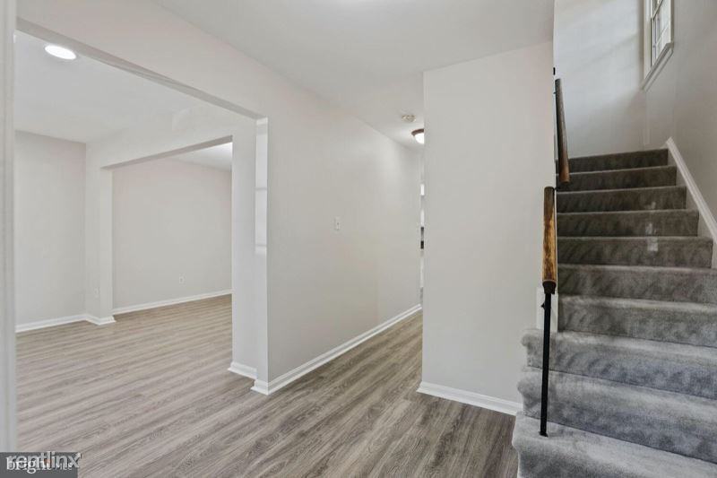 10360 Hampshire Green Ave - Photo 2 of 22