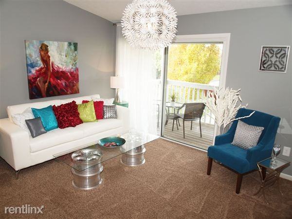 Island Club Apartments - Photo 2 of 11