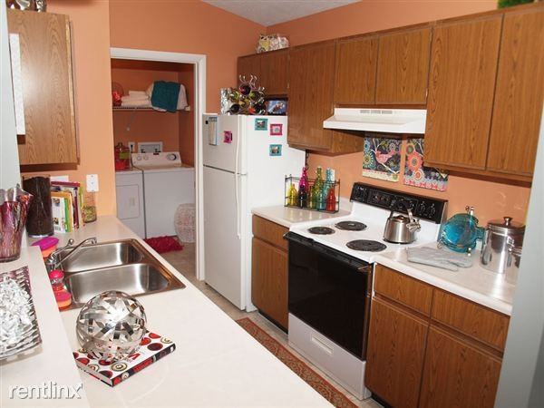 Island Club Apartments - Photo 3 of 11