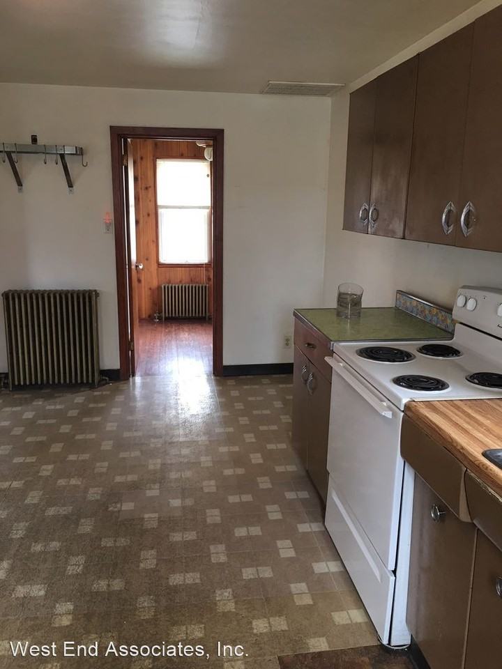 3035 Woodlea Rd - Photo 3 of 8