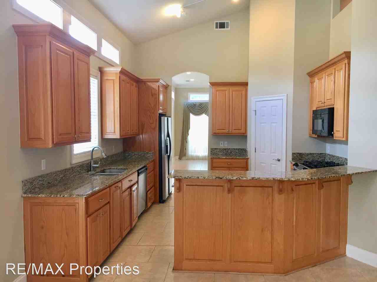 6198 Royal Palms Dr - Photo 2 of 18