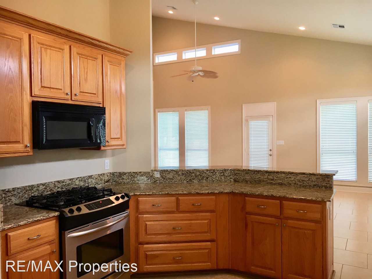 6198 Royal Palms Dr - Photo 3 of 18