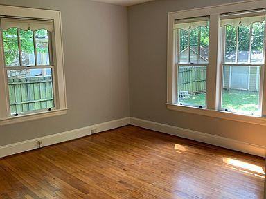 2146 Mcclintock Rd - Photo 2 of 3