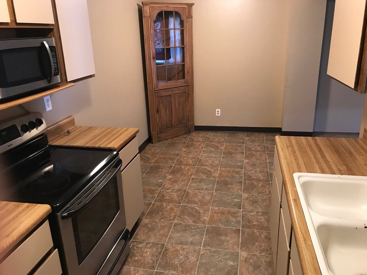 2610 17th Ct W - Photo 2 of 6