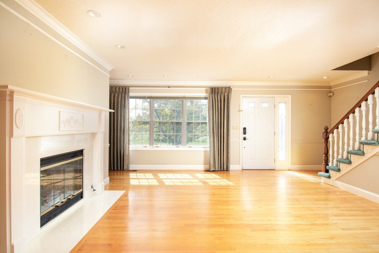 364 W 4620 N - Photo 2 of 22