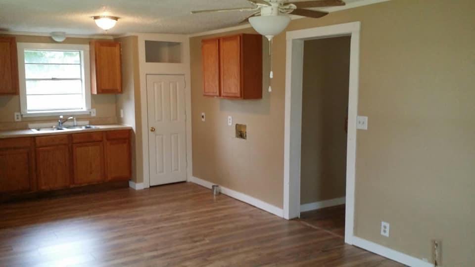 813 Carter St - Photo 3 of 9