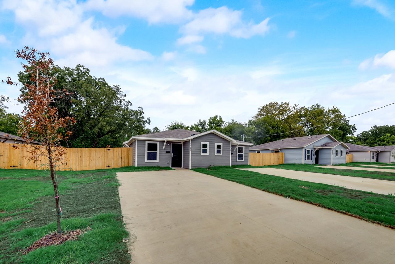 2563 Elsie Faye Heggins St - Photo 2 of 17