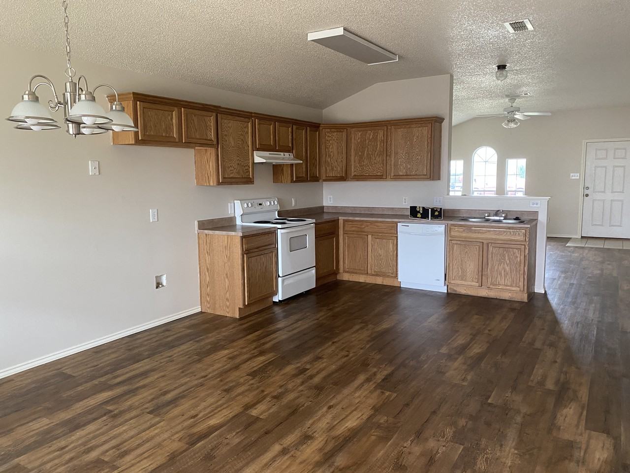 6531 89th St - Photo 3 of 14