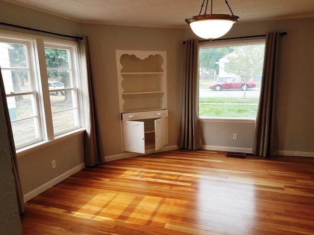 1127 4th Ave E - Photo 4 of 19