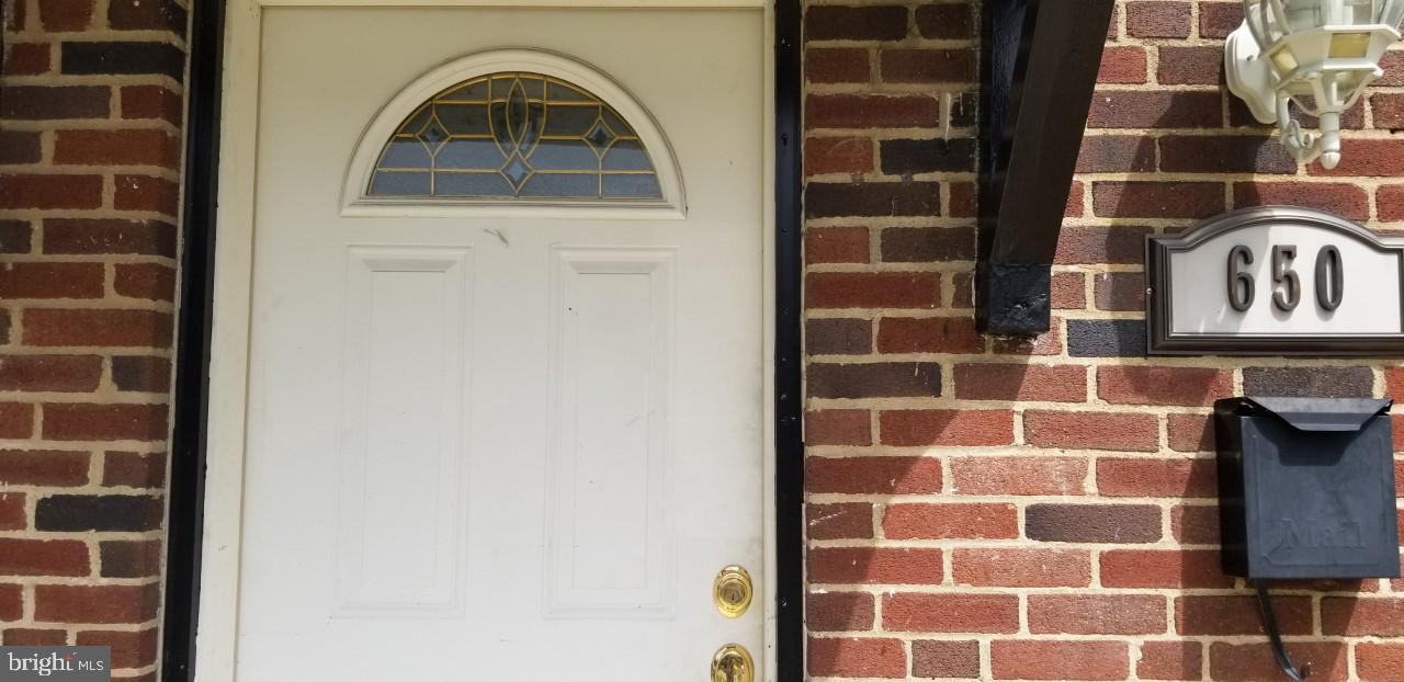 650 Clymer Ln - Photo 3 of 18