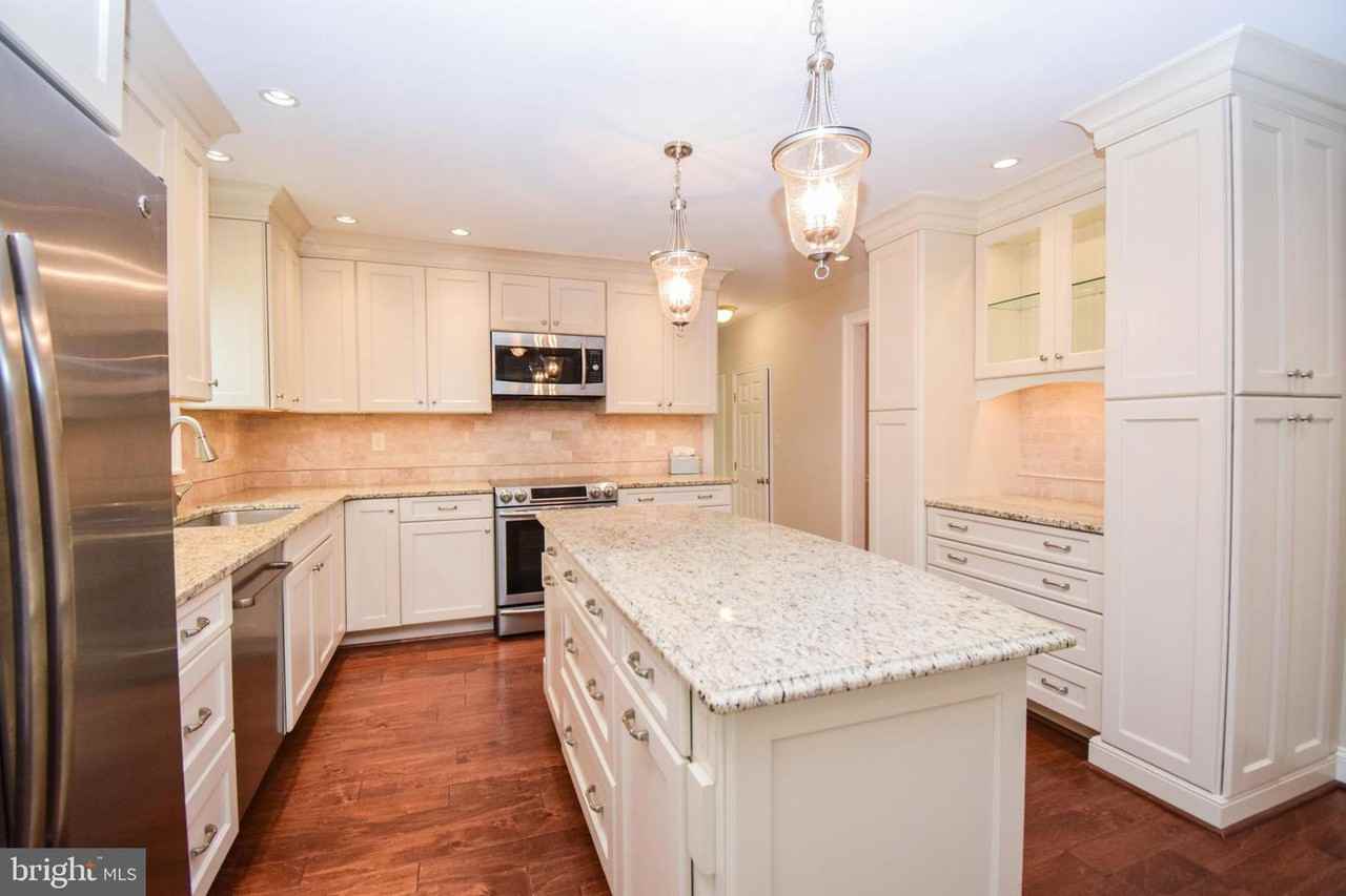 1030 Saint Cloud Ave - Photo 3 of 28