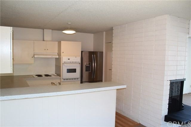 2555 Glenneyre St - Photo 3 of 10