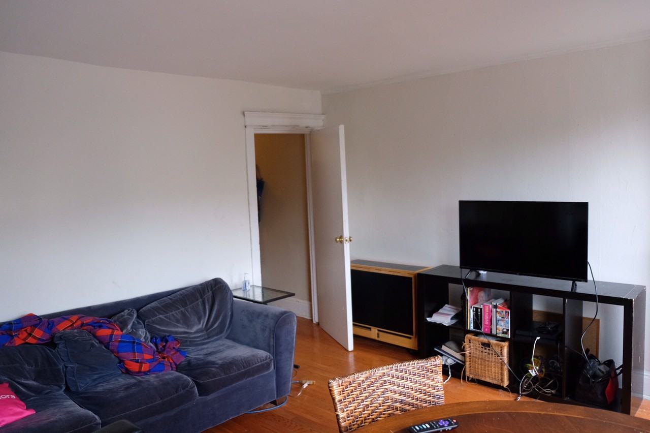 Bloor St W - Photo 3 of 8