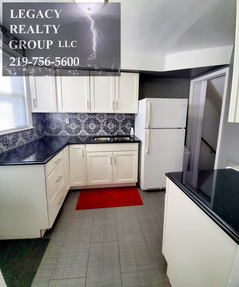 322 Beacon Place - Photo 3 of 13