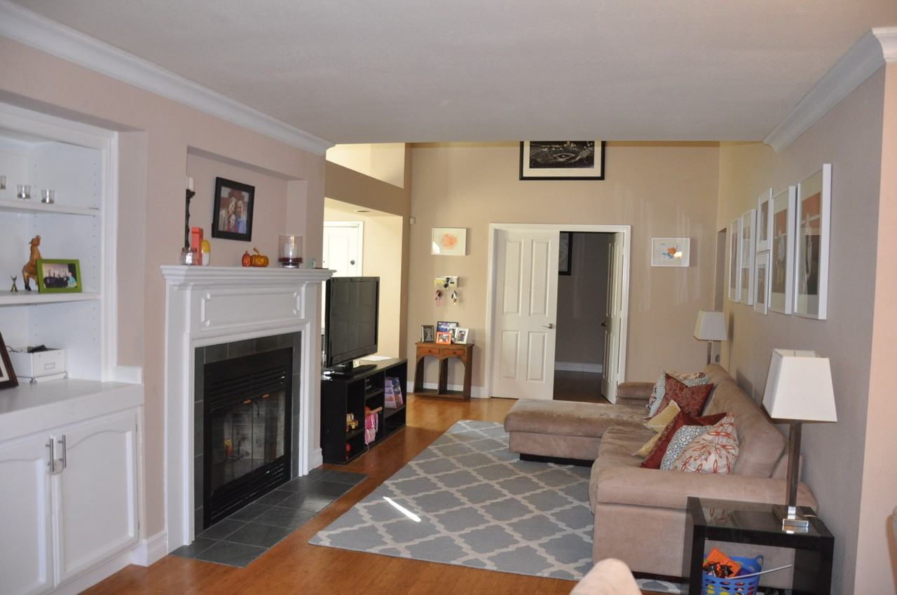 1547 Heatherdale Ave - Photo 3 of 12