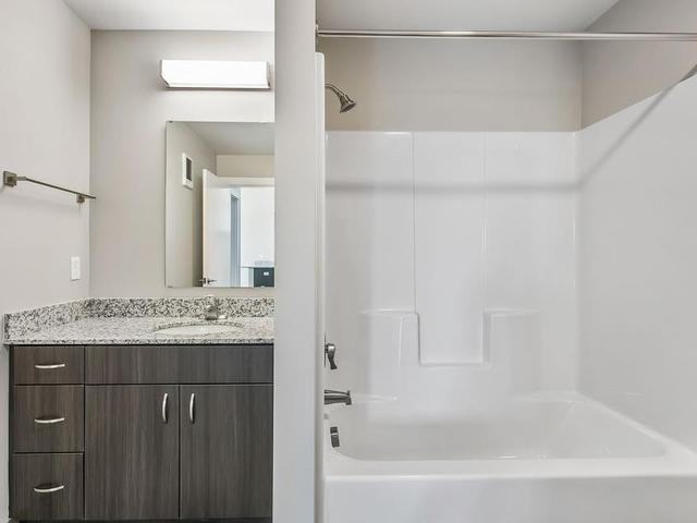 1609 Sw Chandler Ave - Photo 4 of 36